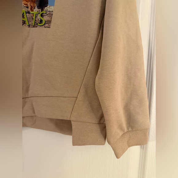 Nwt New Sweater with Cat Graphic - Picture 7 of 9